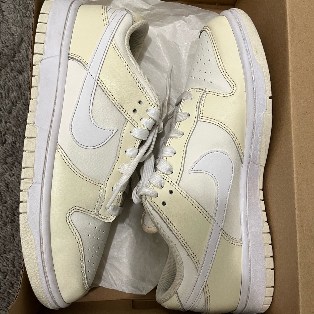 Dunk Low ‘Coconut Milk’
